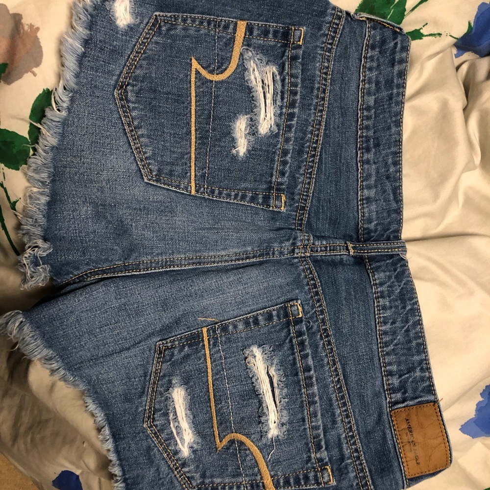 AE SHORTS - Picture 2 of 2